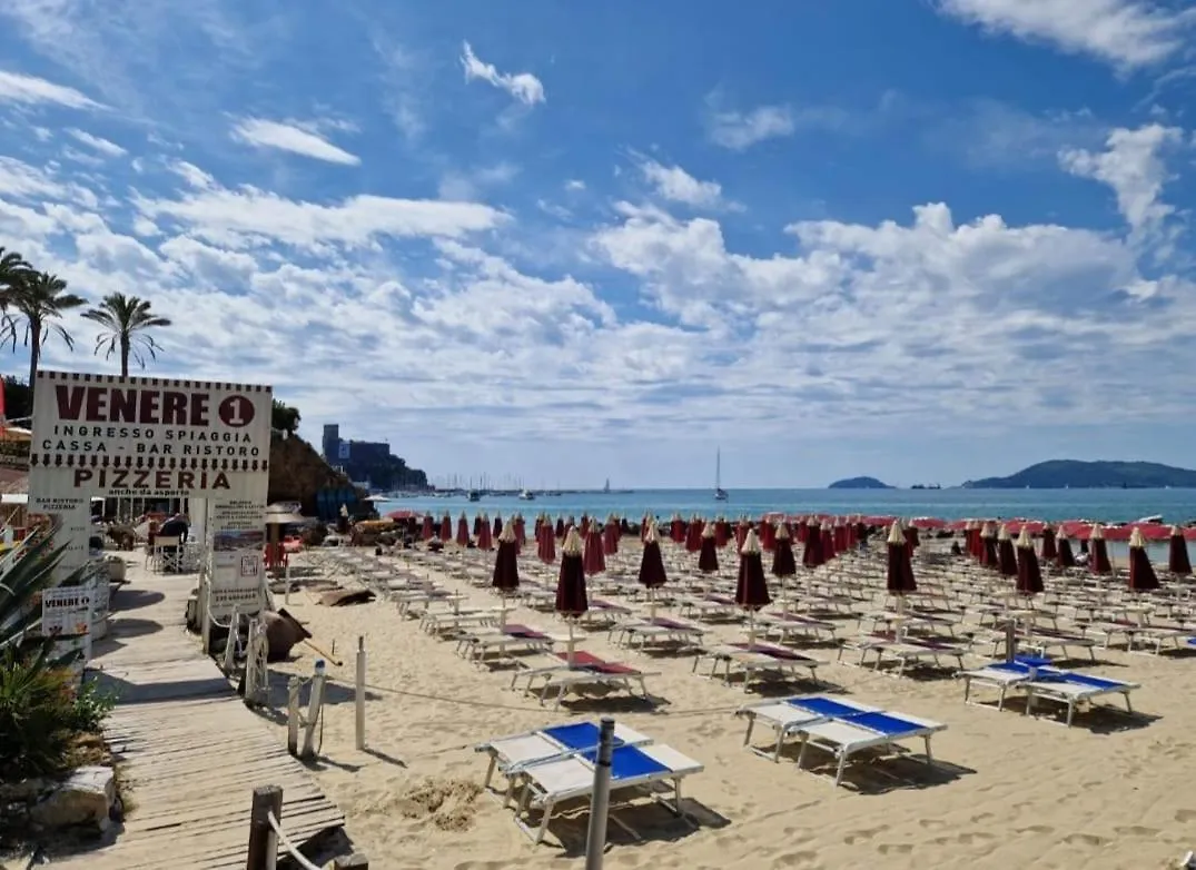 Sea & Culture San Terenzo -Lerici-300 M From The Beach 0*,